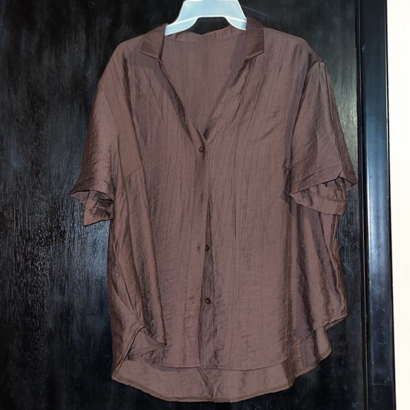 Button-up Blouse - Picture 2 of 4